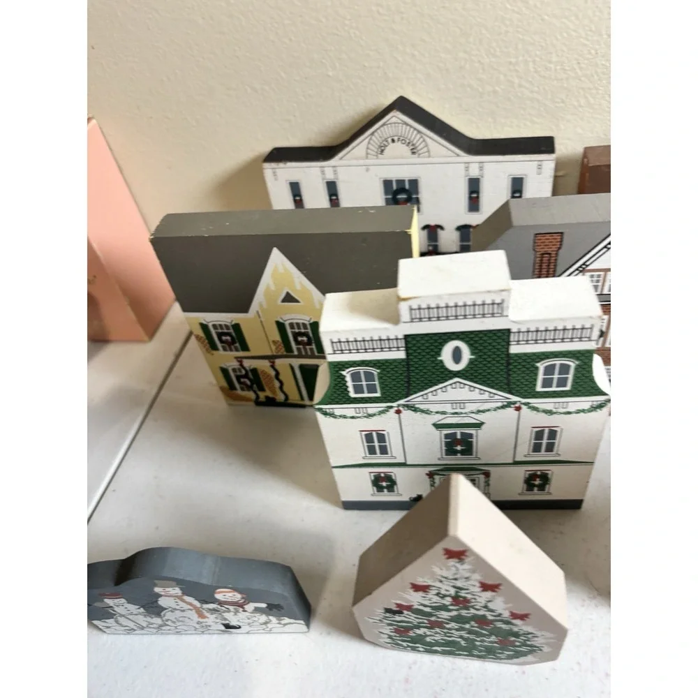 Cat's Meow Christmas Lot of 28Pcs Trees, Fences, Buildings, Horse & Buggy & More